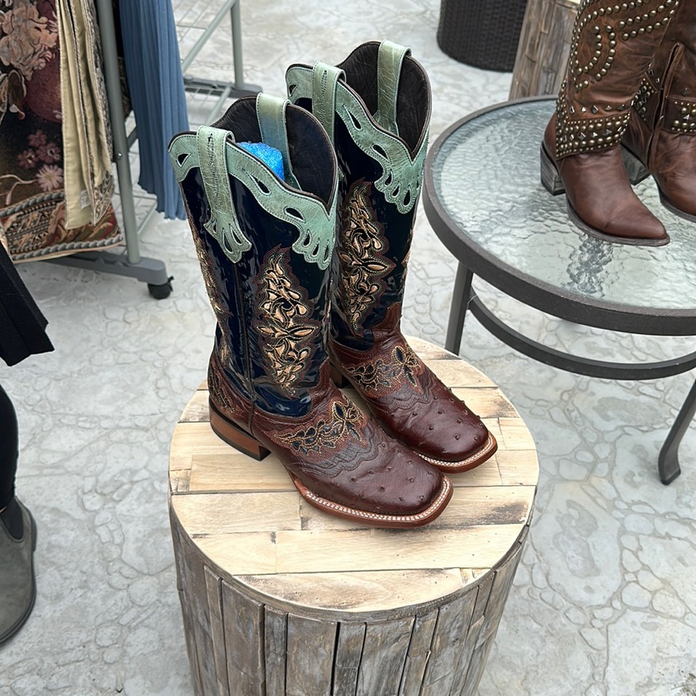 Lucchese mid boots